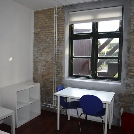 Apartment Charming Red Courtyard *